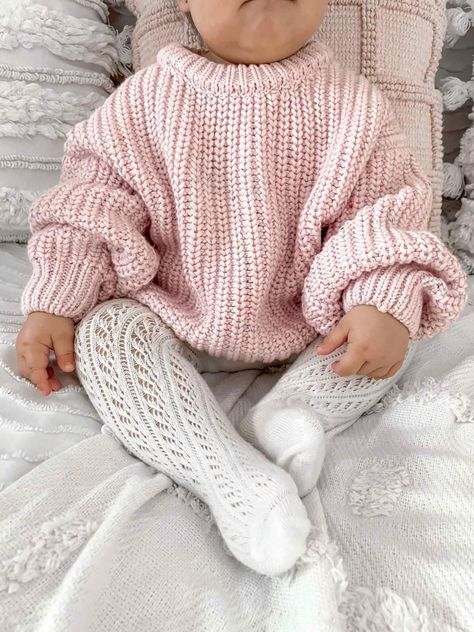 Stylish and Comfy Baby Summer Romper for Quick and Easy Dressing Womens Pastel Outfits, Baby Girl Sweater Outfits, 2024 Easter Outfit, Winter Clothes For Baby Girl, Winter Baby Outfits Girl, Newborn Girl Winter Outfits, Baby Tights Outfit, Winter Toddler Outfits Girl, Cute Baby Outfits Girl