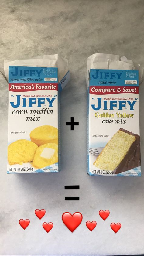 Jiffy Cake Cornbread, Sweet Cornbread Recipe Jiffy Yellow Cakes, Cornbread Cake Recipe, Sweet Corn Bread, Chili White, Jiffy Cornbread Recipes, Yellow Cake Mix Recipes, Cornbread Cake, How To Make Cornbread