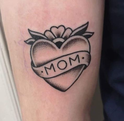 Small Tattoo Design, Mom Heart Tattoo, Mum Tattoo, Tribute Tattoos, Mom Tattoo Designs, Mommy Tattoos, Tattoo Shows, Dad Tattoos, Tattoo Design Ideas