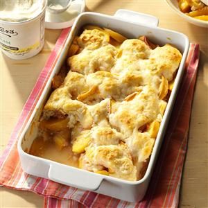 Spiced Peach Cobbler Recipe -When you tuck into this warm and comforting fresh peach cobbler, you won’t miss the extra fat and calories a bit!—Mary E. Relyea, Canastota, New York  ** Taste Of Home Peach Cobbler, Peach Dishes, Peaches Recipes, Vege Dishes, Light Summer Desserts, Fresh Peach Cobbler, Spiced Peaches, Heavenly Desserts, Easy Peach Cobbler Recipe