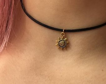 90s Choker Necklace, Sun Choker, 90s Choker, Sunflower Charm, Cute Sunflower, Choker Necklace Gold, Satin Noir, Silver Choker Necklace, Sunflower Necklace