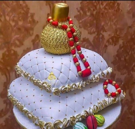 Igbo Traditional Cake Designs, Igbo Wedding Cake, Traditional Cakes Wedding African, Traditional Wedding Cake Designs, Traditional Marriage Cake, Traditional Wedding Cake Ideas, Nigerian Traditional Wedding Cake, Pillow Wedding Cakes, Pinterest Cakes