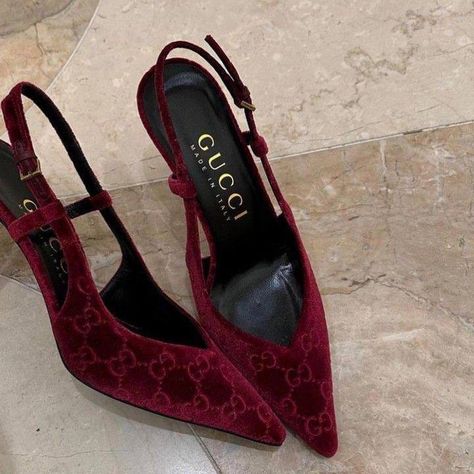 Fancy Heels, Gucci Heels, Shoes Heels Classy, Velvet Heels, Vintage Heels, Fancy Shoes, Hype Shoes, Girly Shoes, Aesthetic Shoes