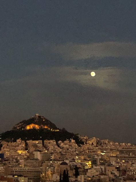 Athens Vacation, Athens By Night, Athens Travel, Night Scenery, Samar, Acropolis, Fantasy Aesthetic, Heart And Soul, Athens Greece