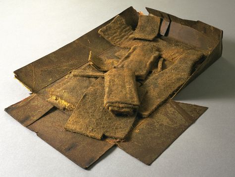 Felt Blanket, Felt Sculpture, Joseph Beuys, Glass Display Case, Jasper Johns, Artistic Installation, Cardboard Art, Glass Display, Mark Rothko