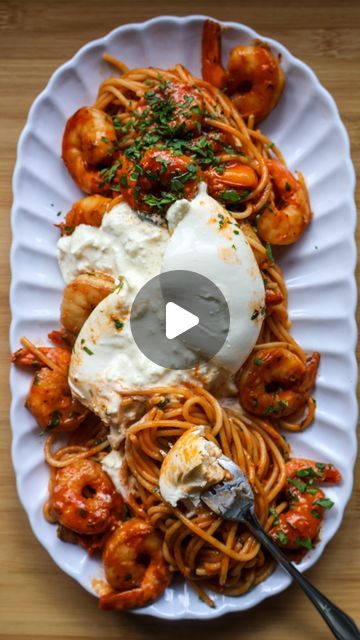 Alisha Di Benedetto on Instagram: "15 minute prawn & burrata pasta 🍝 Ingredients: 1kg large prawns (I used tail on) 4 garlic cloves crushed 250g baby tomatoes 100g butter Good quality extra virgin olive oil Fresh parsley 2 tablespoon tomato paste Lemon juice 1 cup water 500g pasta of choice 1 tub fresh burrata Method: Cook pasta according to packet instructions. Remember to salt the water (as salty as the sea) once pasta is cooked, reserve 1 cup of the pasta water and set aside. While the pasta is cooking, in a fry pan, add in a god drizzle of olive oil, and add in prawns. Season with salt and pepper. You want to cook them until they change colour. Add in tomatoes, tomato paste, butter, and water and turn the heat down to a low simmer. Add in a squeeze of lemon, and add Tuscan Prawn Pasta, Pasta Dishes With Burrata, Burrata Lemon Pasta, Prawn And Tomato Pasta, White Wine Prawn Pasta, Prawn Pasta, Baby Tomatoes, Pasta Ingredients, Fresh Parsley