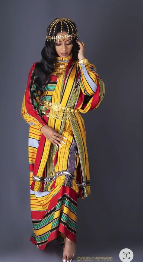 Afar Cultural Dress, Ethiopian Clothing, Ethiopian Traditional Dress, Ethiopian Women, Ethiopian Dress, African Styles, Culture Fashion, Culture Clothing, Traditional Clothes