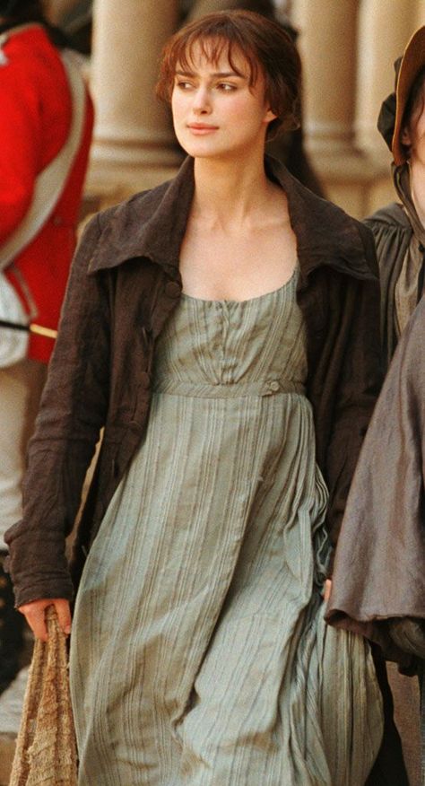 Keira Knightley (Elizabeth Bennet) - Pride & Prejudice (2005) directed by Joe Wright #janeausten Pride And Prejudice Dress Gowns, Pride And Prejudice Costumes, Jane Austen Dress, Pride & Prejudice Movie, Joe Wright, Elizabeth Bennett, Jane Austen Movies, Directed By, Lizzie Bennet