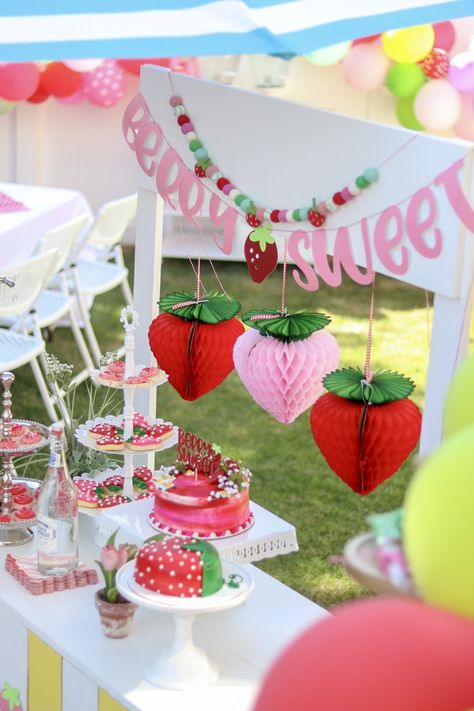 Berry Sweet First Birthday Party #firstbirthday #strawberryparty #babygirl #berryfirstbirthday Sweet First Birthday, Berry Birthday, Strawberry Shortcake Birthday, Strawberry Theme, 1st Birthday Party For Girls, Strawberry Shortcake Party, Strawberry Birthday, 1st Birthday Party Decorations, 1st Birthday Party Themes