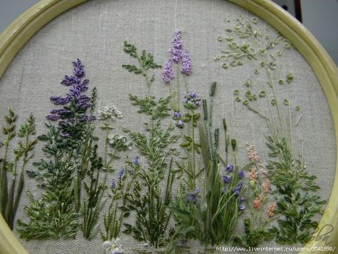 Herb Embroidery, Hoop Crafts, Ideas For Embroidery, Sulaman Pita, French Knot Embroidery, Embroidery Hoop Crafts, Embroidery Hoop Wall, Embroidery Lessons, Embroidery Hearts