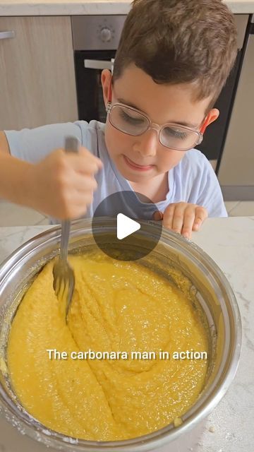 ITALIAN FOOD RECIPES 🇮🇹🍝🎥 on Instagram: "COOKING SPAGHETTI CARBONARA! 🍝 🇮🇹 This time with a little extra help from some very special guests! 😍👨‍👩‍👧

Would you like to see more videos like this? what recipe would you like us to do next? Let us know in the comments! 

💯 Find the full recipe and more on my website!

.
.

.
#carbonara #carbonaraday #carbonaraday2024 #spaghettiallacarbonara #vincenzosplate
#RomanCuisine #PastaLovers #VincenzosPlate #foodlovers #foodporn" Cooking Spaghetti, Italian Food Recipes, Weight Watchers Recipes Desserts, Carbonara Recipe, Pasta Carbonara, Carbonara Pasta, Spaghetti Carbonara, Alfredo Sauce, Authentic Italian