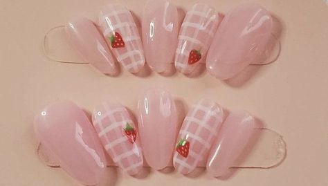 Remove Press On Nails, Strawberry Nails, Buff Nails, Nail Beds, Plaid Nails, Nail Box, Cute Nail Art Designs, Cute Acrylic Nail Designs, Pretty Nail Art Designs