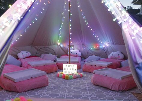 Glamp-Out — STAGE MY EVENT Diy Tent Sleepover Party, 10 Yr Birthday Party Ideas, Summer Sleepover, Slumber Party Decorations, 12th Birthday Party Ideas, Sleepover Room, 14th Birthday Party Ideas, Birthday Sleepover Ideas, Sleepover Tents