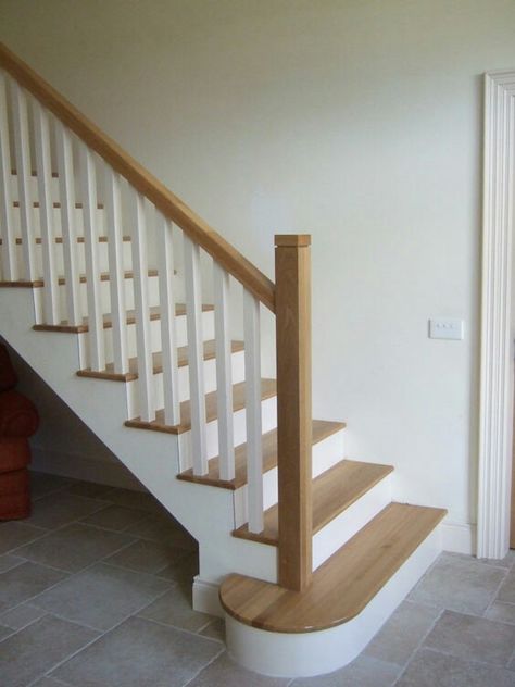 Wooden Staircase Design, Staircase Lighting Ideas, Stairs Cladding, Rustic Staircase, Indoor Railing, Interior Stair Railing, Stairs Renovation, Stair Makeover, House Staircase