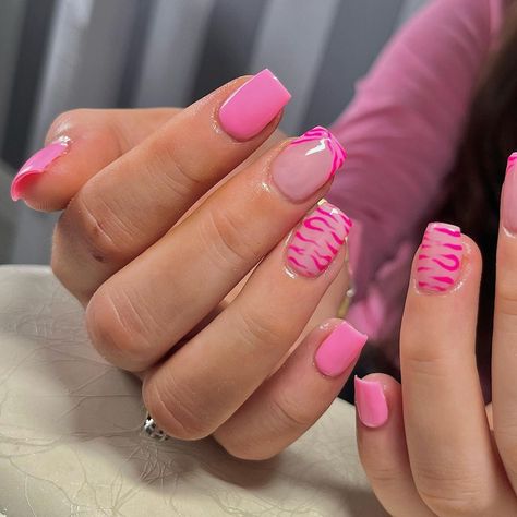 Holiday Nail Ideas Summer, Beginner Nail Designs, Hoco Nails, August Nails, Builder Gel Nails, Spring Acrylic Nails, Simple Gel Nails, Summery Nails, Short Acrylic Nails Designs