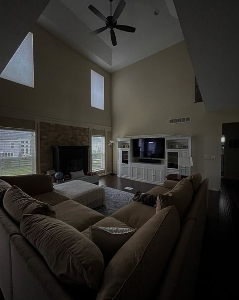 Suburban Living Room Aesthetic, Suburban House Inside, American Suburban House Interior, Living Room Claims For Dr, Living Room Suburban, Room Claims For Dr, Suburban Living Room, Inside Of A House, Cozy Bedroom Ideas For Couples