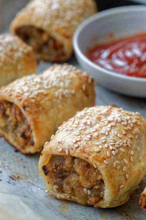 Caramelised Apple and Pork Sausage Rolls Mary Berry Sausage Rolls, Pork And Apple Sausage Rolls, Sausage Pastry, Pork Sausage Rolls, Sausage Rolls Puff Pastry, Caramelised Apple, Sausage Rolls Recipe, Fennel Sausage, Apple Pork