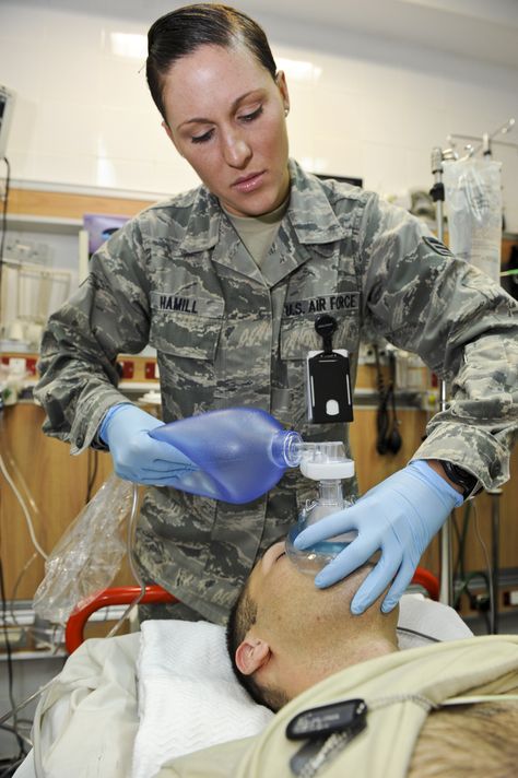 Day on the Job: Nurse, medical technician > U.S. Air Forces ... Air Force Nurse, Air Force Basic Training, Most Stressful Jobs, Air Force Women, Army Medic, Medical Jobs, Army Nurse, Nurse Aesthetic, Combat Medic