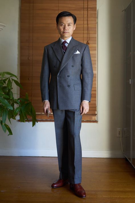 Mens Tailored Suits, Bespoke Suit, Vintage Mens Fashion, Dapper Men, Mens Luxury Fashion, Fashion Suits For Men, Bespoke Tailoring, Gray Suit, Men’s Suits