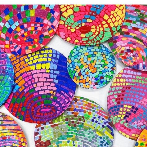 Art Class Crafts, Disco Ball Art Lesson, Disco Ball Art Project, Elementary Art Show, Disco Ball Art, Elementary Art Lesson Plans, Third Grade Art, Elementary Art Classroom, Elementary Art Rooms