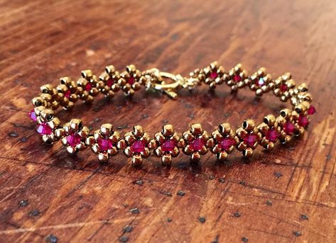 Crystal Beaded Bracelets, Czech Glass Bead Bracelet, Czech Jewelry, Bronze Bracelets, Bracelets Design, Ruby Bracelet, Beaded Bracelets Tutorial, Ruby Crystal, Bracelets Diy