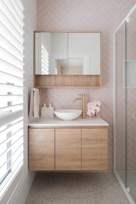 Pink Tile Bathroom, Yellow Kitchen Cabinets, Pink Bathroom Tiles, Bathroom Renovation Ideas, Teen Bathrooms, Glass Shower Panels, Girly Bathroom, Ideas For Small Bathrooms, Bathroom Ensuite