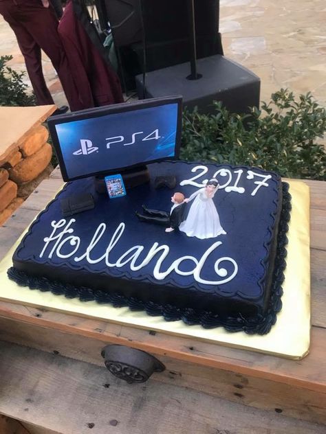 Gaming Grooms Cake, Video Games Ps4, Grooms Table, Cake Videos, Cake Table, Wedding Goals, Grooms Cake, Wedding Food, Party Games