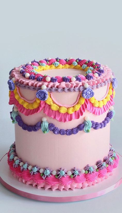 40 Best Lambeth Cake Ideas : Pink Lambeth Buttercream Cake Cake Buttercream Frosting, Vintage Cake Decorating, Lambeth Cake, Cake Piping, Rainbow Birthday Cake, Cake Buttercream, Gateaux Cake, New Cake, Special Occasion Cakes