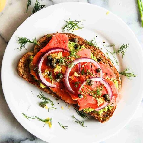 Easy Smoked Salmon Toast With Creamy Avocado | Front Range Fed Salmon Avocado Toast, Smoked Salmon Toast, Salmon Toast, Salmon Lox, Smoked Salmon Sandwich, Salmon Breakfast, Waffles Easy, Avocado Toast Recipe, Waffle Sandwich