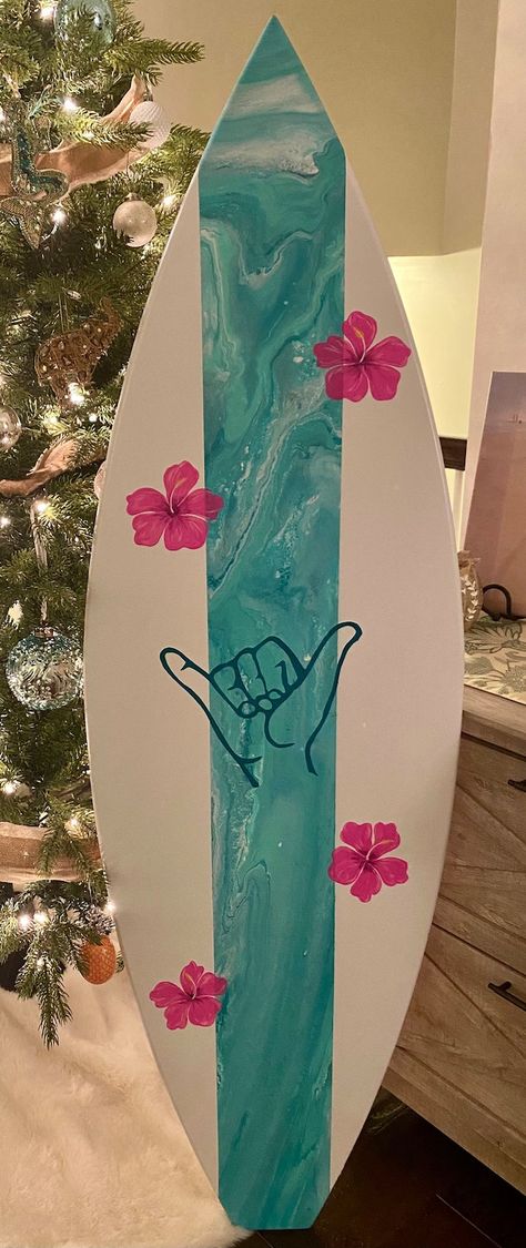 Wake Surf Boards, Diy Surfboard Painting, Hand Painted Surfboard, Surf Board Painting On Canvas, Cute Surfboard Designs, Mini Surfboard Decor, Surf Board Ideas, Surf Board Pictures, Surfboard Painting Ideas