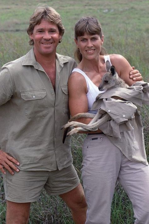 Steve Irwin and Terri Irwin in The Crocodile Hunter: Collision Course (2002) Steve Erwin, Woman Hunter, Terri Irwin, Irwin Family, Baby Kangaroo, Crocodile Hunter, Bindi Irwin, Steve Irwin, Visit Australia