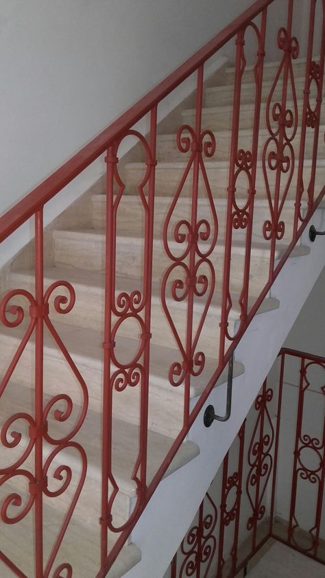 Wrought Iron Staircase Railing, Iron Handrails For Stairs, Balcony Glass Railing Design, Stairs Rails, Glass Railing Design, درابزين السلم, Metal Handrail, Latest Door Designs, Steel Railing Design