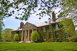 My ol school, Deerfield Academy Deerfield Academy, Boarding Schools, School Vibes, Boarding School, Apple Crisp, Colleges And Universities, Online Magazine, Gazebo, Outdoor Structures