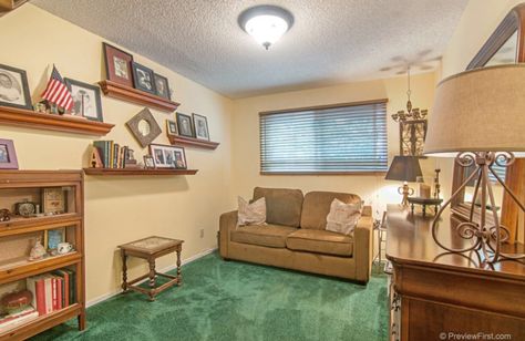 Guest room before - green carpet no no Carpet Green, Green Carpet, California Style, How To Decorate, Green Wall, Guest Room, Vintage Inspired, Gallery Wall, Carpet