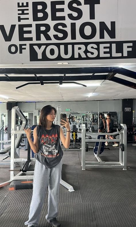 Jim Aesthetic, Gymrat Girl, Feby Villar, Gym Pic, Gym Routines, Best New Movies, Workout Girl, Weight Gain Workout, Birthday Gifts For Boyfriend Diy