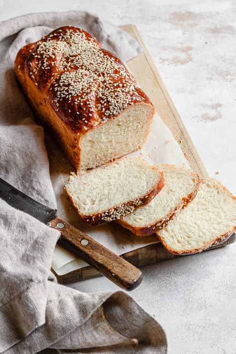 This basic challah bread loaf is a simple, easy and comforting recipe you can make using basic ingredients and your hands.|#challahbread #challahrecipe #easychallahrecipe #easybreadrecipe #basicbreadrecipe #basicchallah #jewishbread #easysandwichbreadrecipe#simplebreadrecipe #breadloaf #sandwichbreadrecipe | Easy Sandwich Bread Recipe, Jewish Bread, Bread Photography, Basic Bread Recipe, Challah Bread Recipes, Sandwich Bread Recipes, Challah Bread, Loaf Of Bread, Bread Loaf