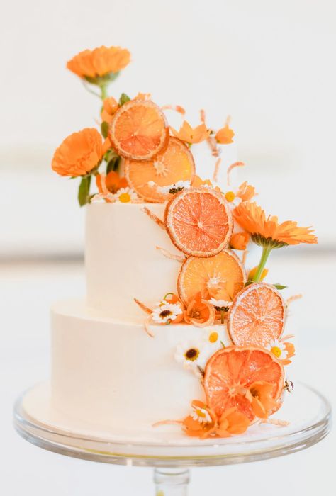 Citrus Wedding Theme Color Schemes, Aperol Spritz Birthday Cake, Orange Cake Wedding, Aperol Spritz Cake, Pastel Orange Wedding, Citrus Wedding Cake, Wedding Torte, Cutie Party, Spritz Party