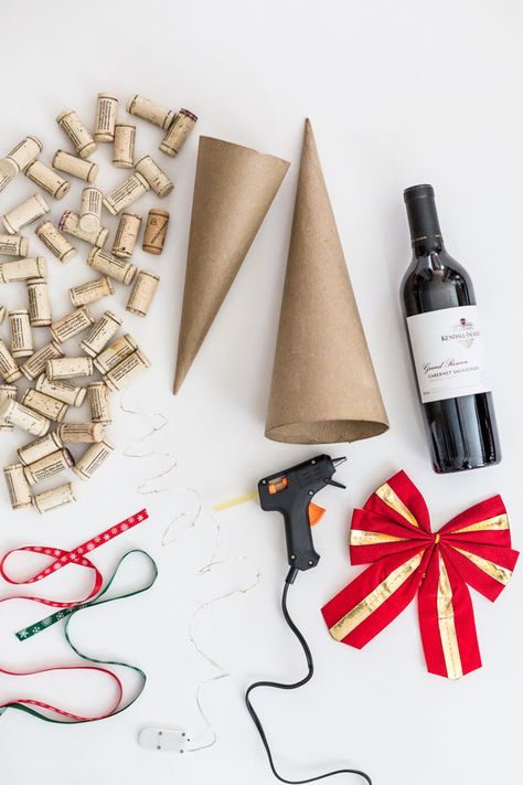 DIY Wine Cork Christmas Tree | Kendall-Jackson How To Make A Cork Christmas Tree, Wine Cork Christmas Tree Diy, Cork Christmas Tree Diy, How To Make A Wine Cork Christmas Tree, How To Cut Wine Corks, Cork Xmas Tree, Wine Cork Christmas Trees, Wine Cork Tree, Wine Bottle Christmas Decorations