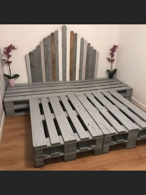 Wood Pallet Bed Frame Queen, Pallet Bed With Lights, Palette Bed, Wallpaper Bedroom Aesthetic, Pallet Bed Frame Diy, Pallet Projects Bedroom, Wooden Pallet Beds, Wood Pallet Beds, Pallet Bed Frames