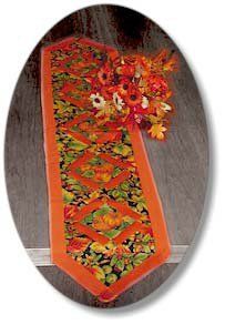 Table Runner Pattern Easy, Table Runners Patterns Free, Thanksgiving Table Runners, Table Runners Patterns, Thanksgiving Dinners, Fall Sewing Projects, Table Runner Tutorial, Thanksgiving Table Runner, Table Runner Diy