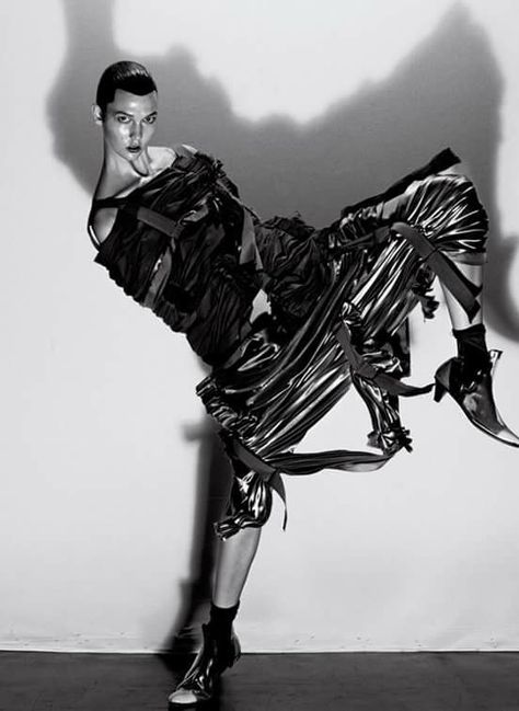 Karlie kloss Rei Kawakubo Comme Des Garcons, Steven Klein, Art Partner, Creation Photo, Rei Kawakubo, V Magazine, Img Models, Karlie Kloss, Strike A Pose