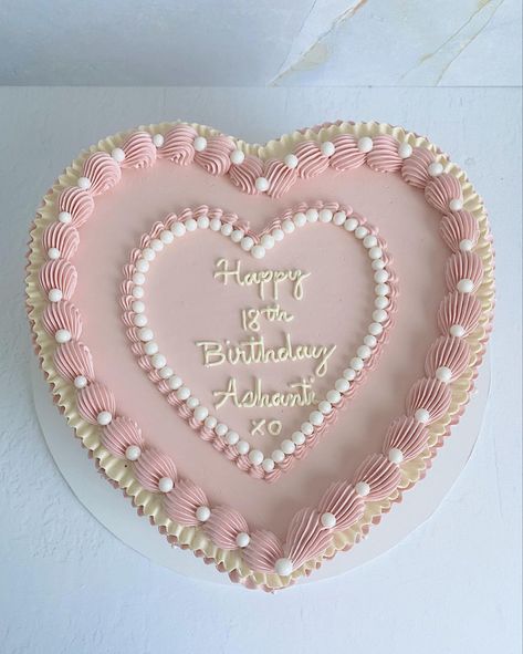 Cake Piping Designs, Retro Cakes, 24th Birthday Cake, Heart Birthday Cake, 22nd Birthday Cakes, Cake Piping, Heart Cakes, Sweet 16 Cakes, Cupcake Cake Designs