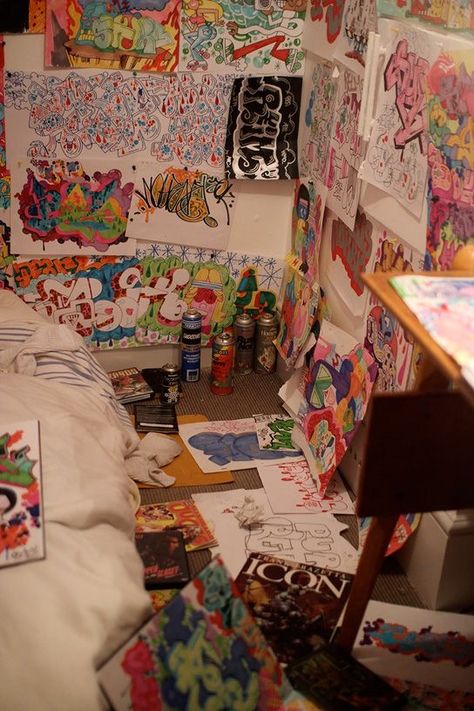 Messy Bedroom, Messy Room, Grunge Room, The Soul, Graffiti, Room Decor, Bedroom, Art