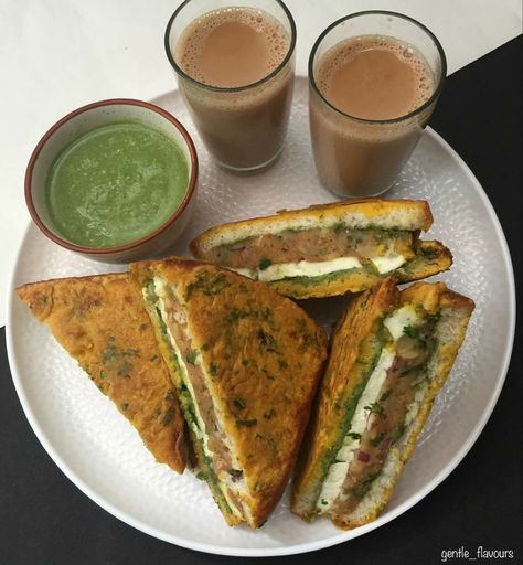 Breakfast Ideas Indian, Chai Breakfast, Indian Fast Food, Variety Food, Healthy Food Menu, Naan Recipe, Fav Food, Kerala Food, Tastemade Recipes