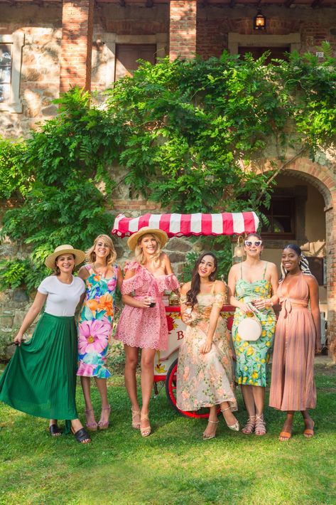 Amalfi Coast Theme Party, Italian Picnic, Party Dress Code, Italian Themed Parties, Party Dress Codes, Italian Party, Italian Theme, Tuscan Countryside, Italian Riviera