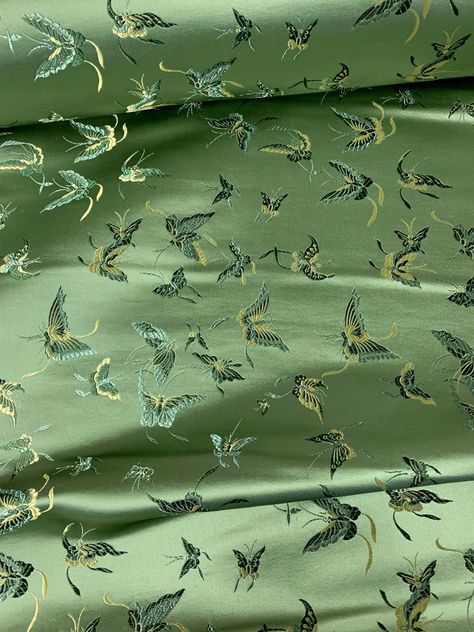 Types Of Clothes Fabrics, Dresses By Texture, Fabric Texture Pattern, Green Butterflies, Silk Brocade Fabric, Candy House, Silk Set, Gold Dragon, Tapestry Fabric