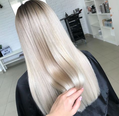 Tinted Blonde Hair, Wella Illumina Color, Blonde Bronde, Wella Illumina, Blonde Hair Colors, Colors Hair, Creamy Blonde, Wella Hair, Blonde Hair Inspiration