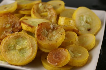 steam-sauteed-yellow-squash Sauteed Summer Squash, Sauteed Yellow Squash, Sauteed Squash, Yellow Squash Recipes, Summer Squash Recipes, Budget Cooking, Yellow Summer Squash, Oil And Water, Cooking For A Crowd