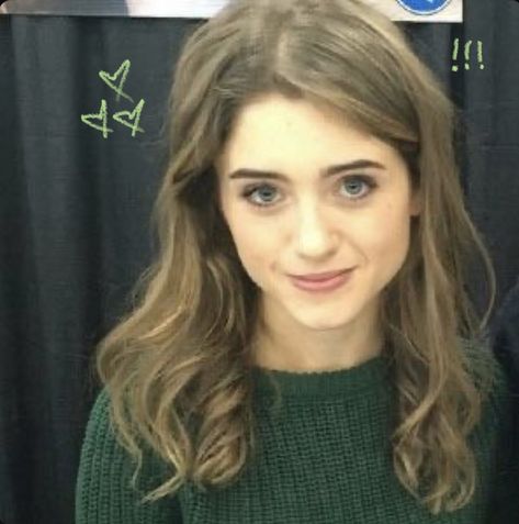 Natty Ice, Natalia Dyer, Stranger Things Actors, Blue Eyes, Pretty People, Beautiful People, Long Hair, Hair Makeup, A Woman