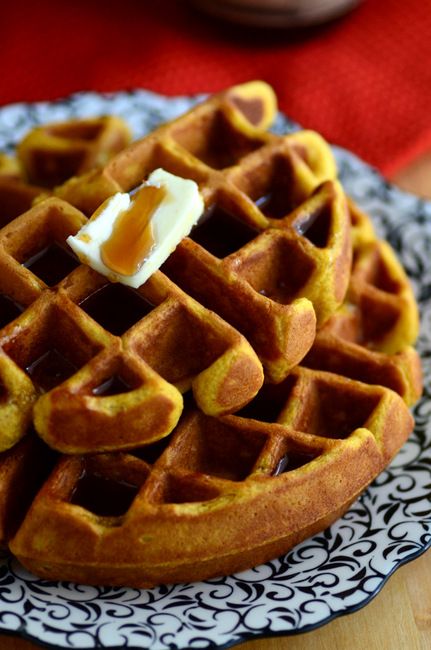 These crispy Pumpkin Waffles are loaded with pumpkin and warm spices, making them the perfect breakfast food to start off a cool fall morning! Waffle Ideas, Pumpkin Waffles Recipe, Sweet Toast, Pumpkin Spice Waffles, Belgian Waffles Recipe, Best Blueberry Muffins, Amazing Meals, Breakfast Meals, Pumpkin Waffles